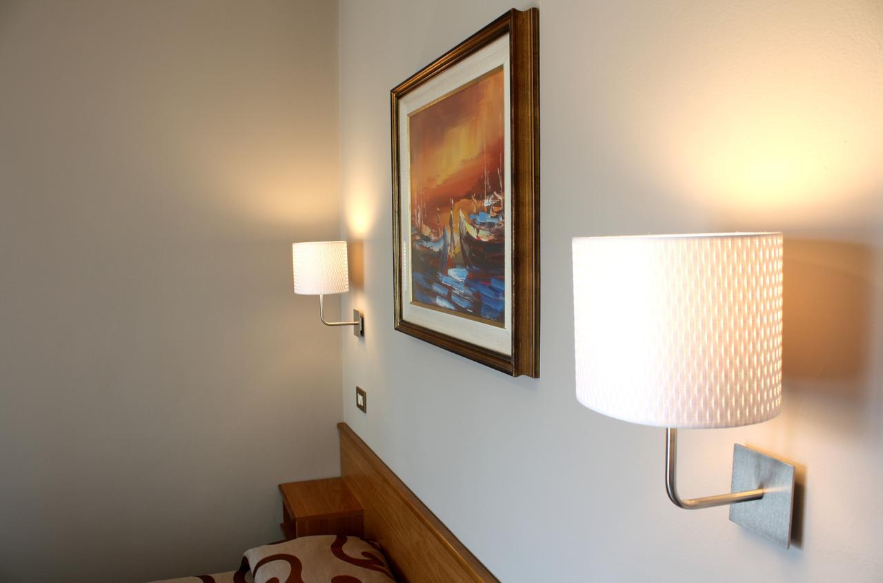Hotel Helga กาออร์เล ภายนอก รูปภาพ