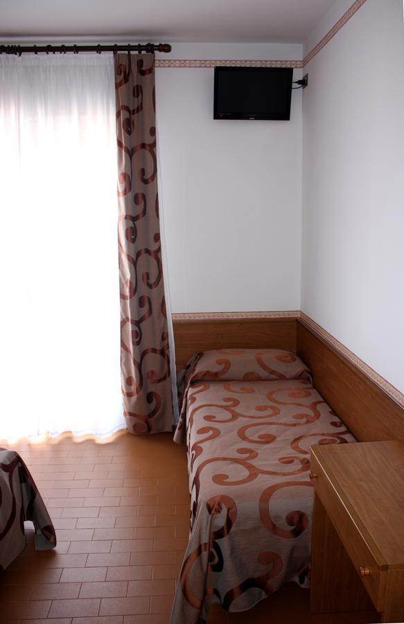 Hotel Helga กาออร์เล ภายนอก รูปภาพ