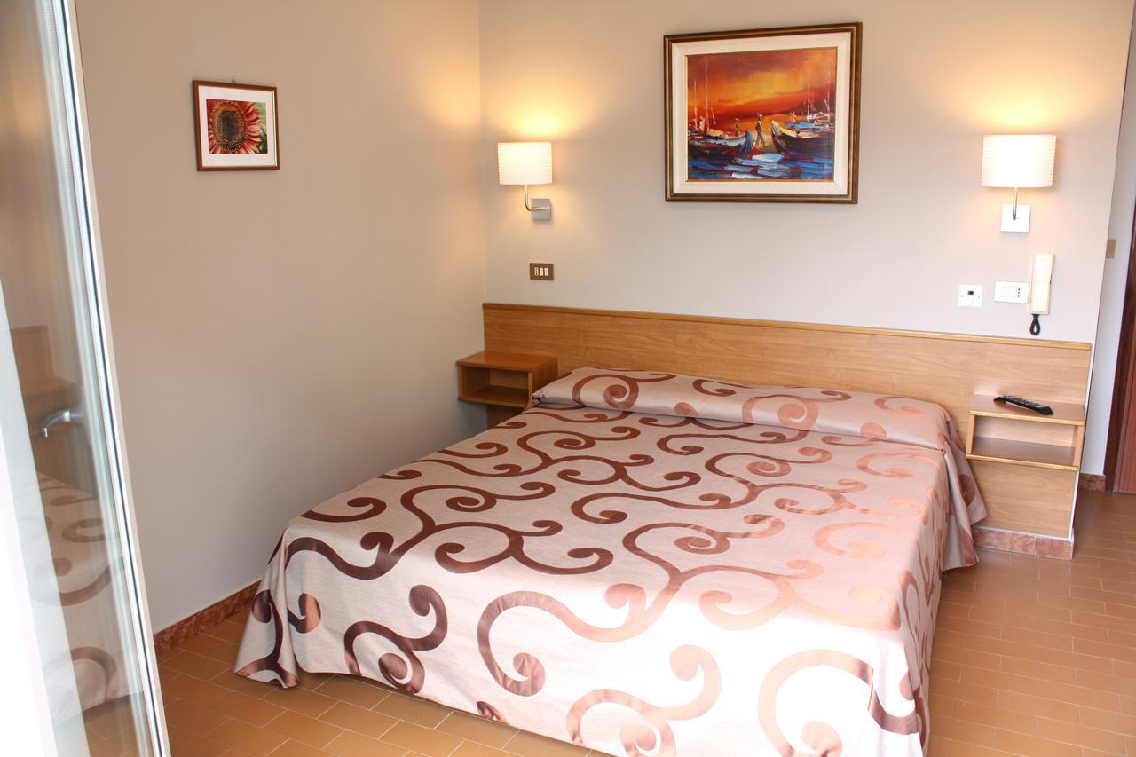 Hotel Helga กาออร์เล ภายนอก รูปภาพ