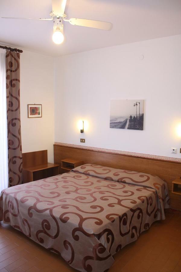 Hotel Helga กาออร์เล ภายนอก รูปภาพ
